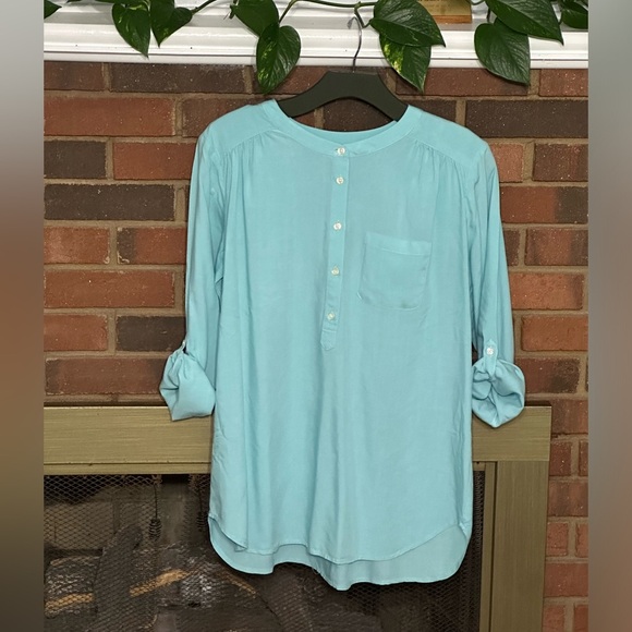 LOFT Tops - 🛍️ Loft  Half button roll up sleeve top size medium light blue with excellent.